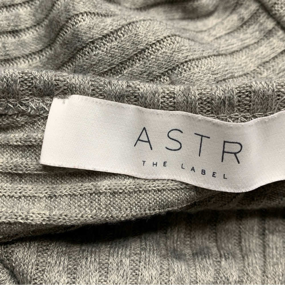 ASTR The Label Grey Cutout Mock Neck Ribbed Knit Sweater Cozy Feminine Size L - Picture 10 of 13